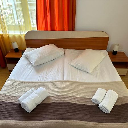 Restaurant Motel Dolorean Сэчеле Экстерьер фото