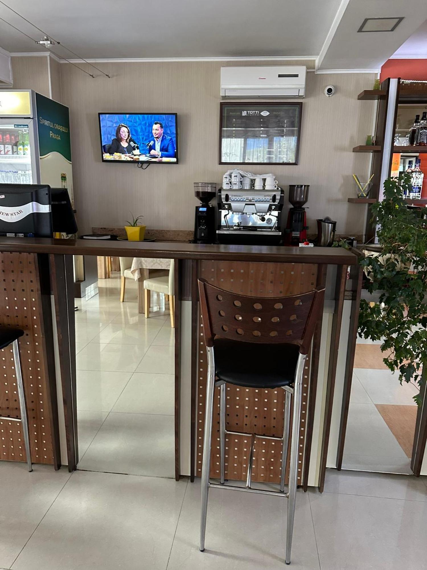 Restaurant Motel Dolorean Сэчеле Экстерьер фото